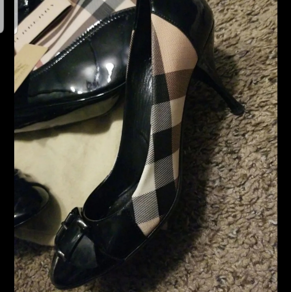 Burberry shoes